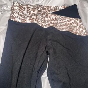 Victoria's Secret black sport flare leggings Size XS